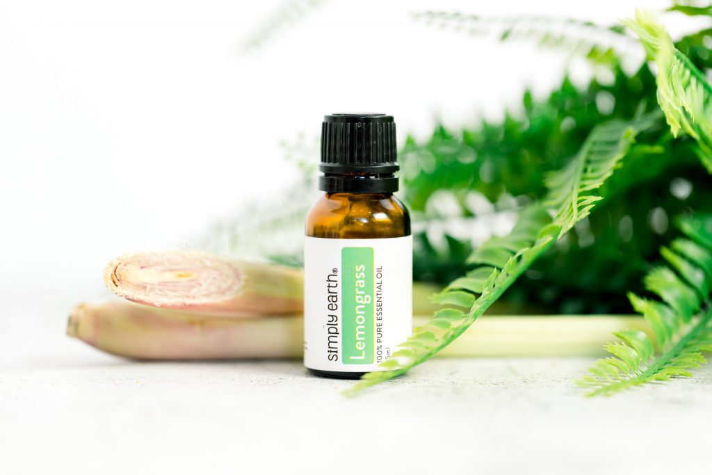 benefits of lemongrass essential oil