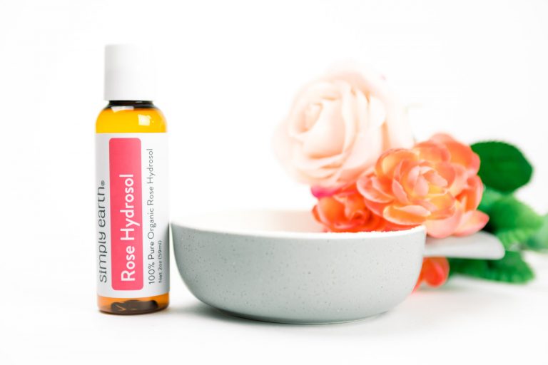 What are Rose Hydrosol Benefits And Uses? Simply Earth Blog