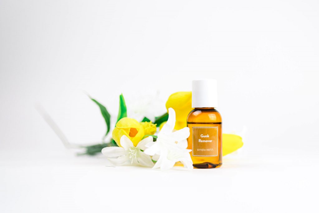 DIY Sticky Residue Remover Using Lemongrass Essential Oil