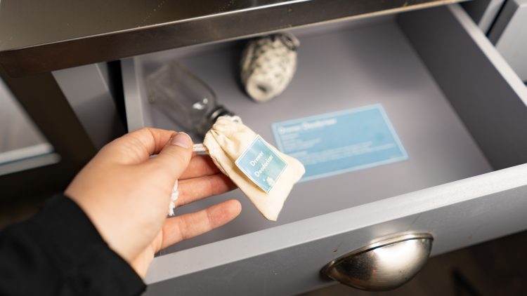 DIY Drawer Deodorizer: Easy and Natural Way to Keep It Fresh