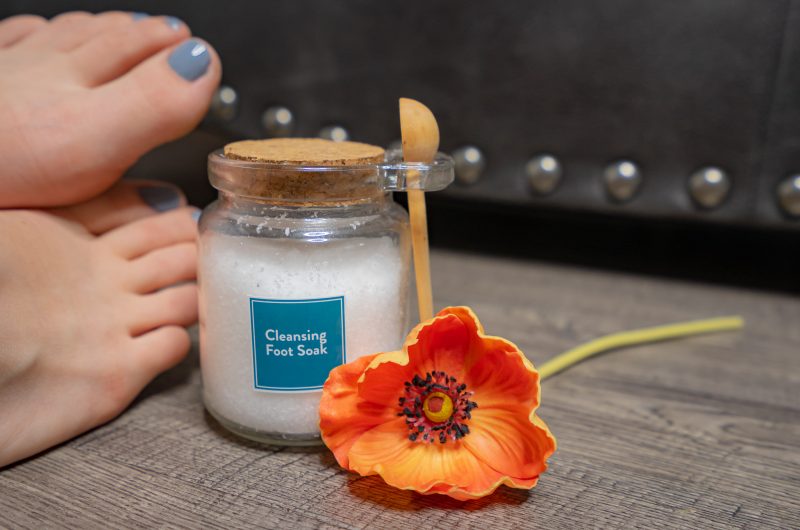 DIY Foot Soak: Toxin-Free Foot Spa Right Into Your Home