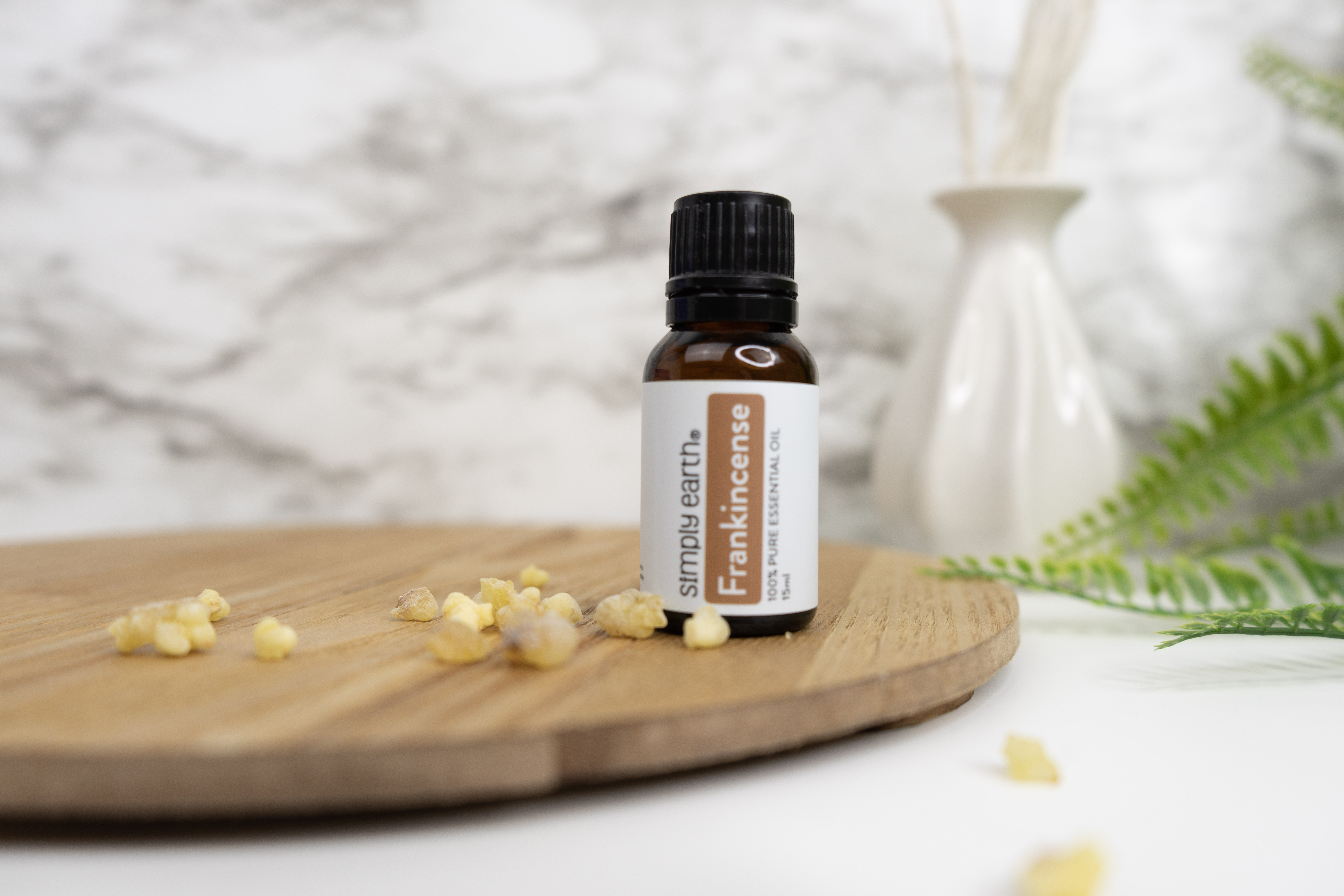 How to use frankincense oil on the face for an anti-age effect