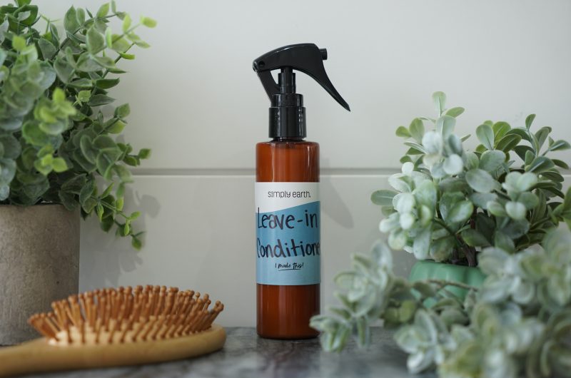 Leave-In Conditioner and Detangler Spray