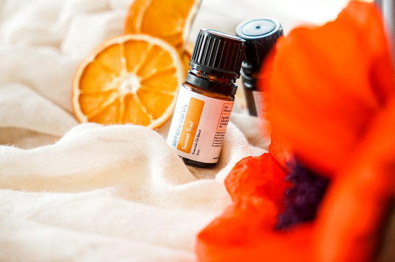 A Cozy, Uplifting Essential Oil Recipe